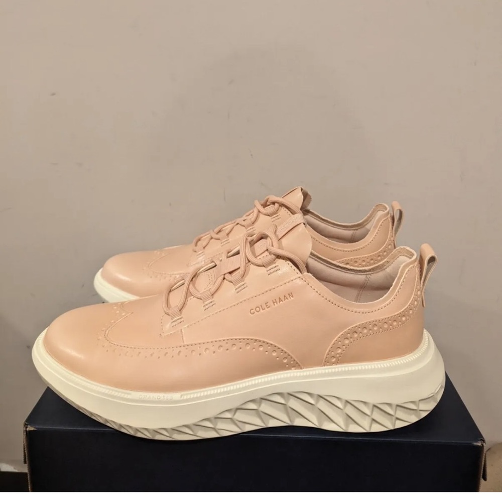 Cole Haan zero grand wingtip sz 9 pink/cream